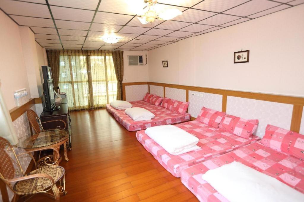 First Place B&B Hualien City Exterior foto
