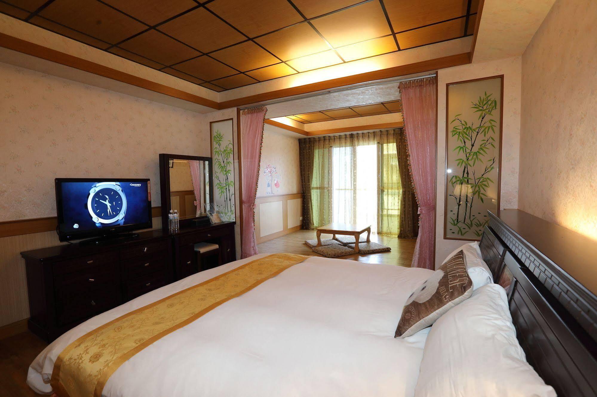 First Place B&B Hualien City Exterior foto