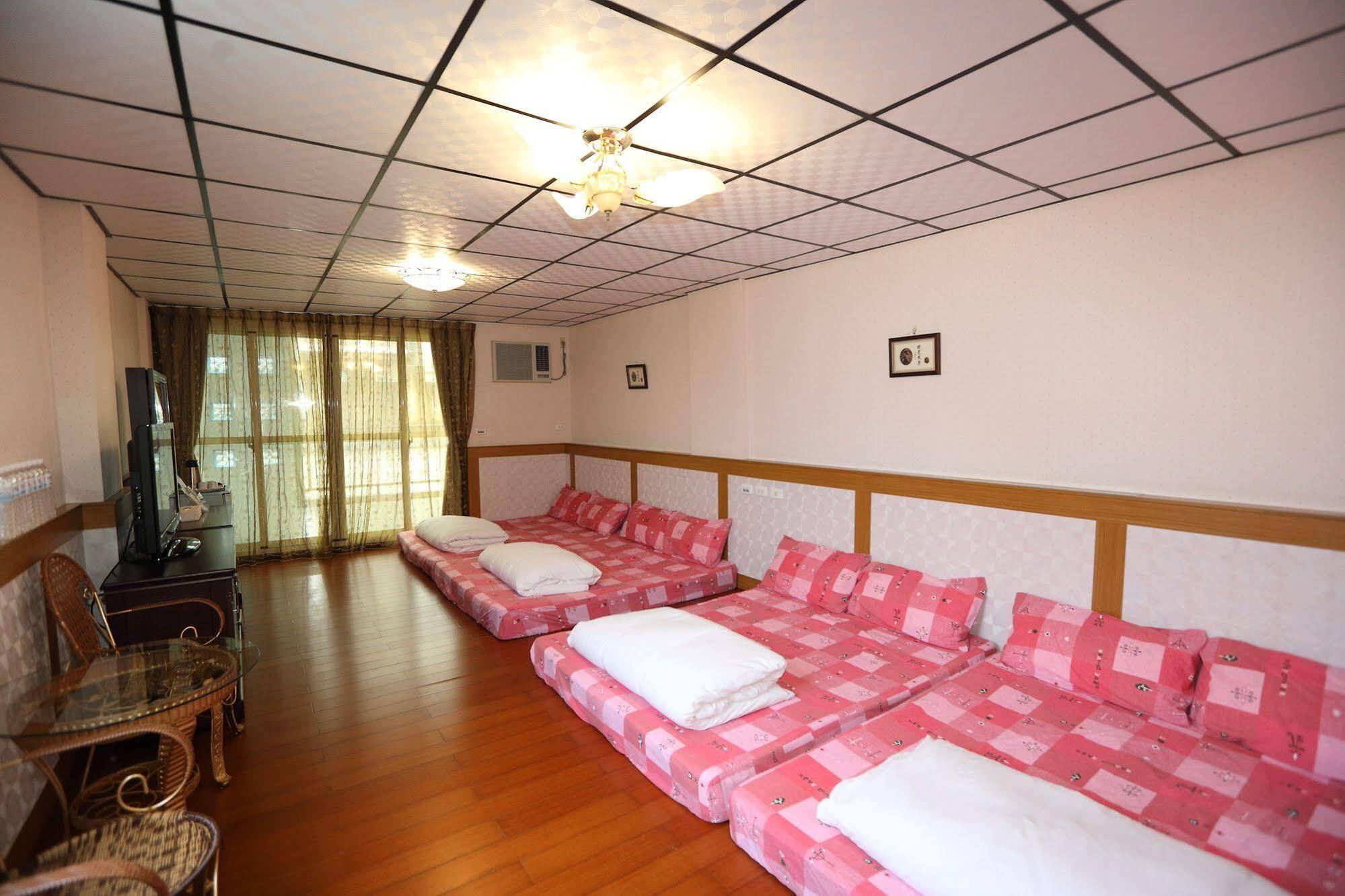 First Place B&B Hualien City Exterior foto