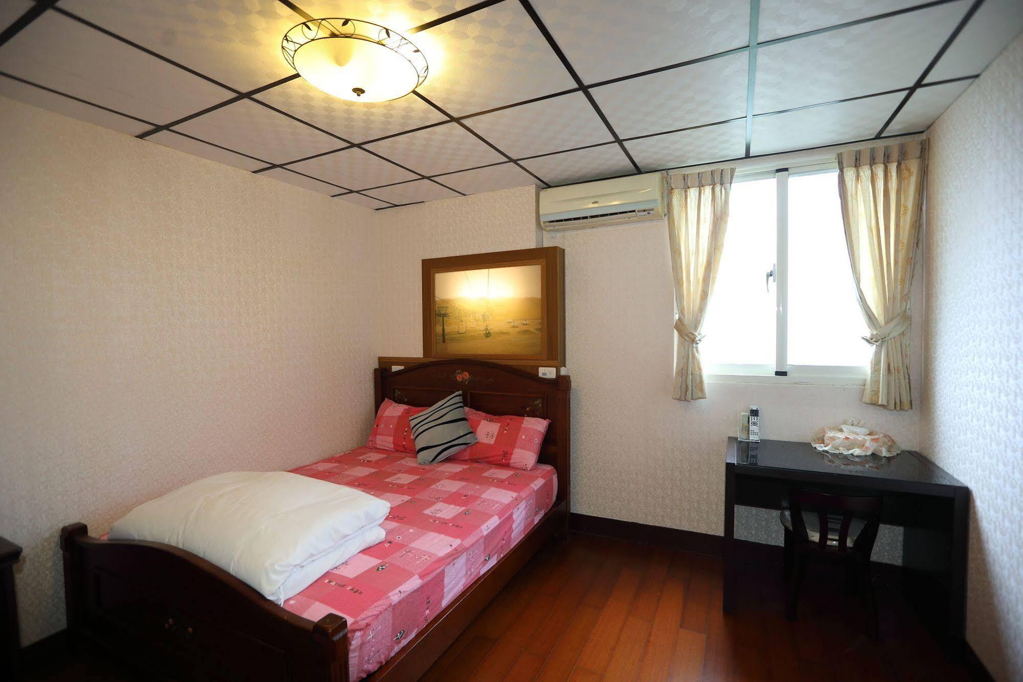 First Place B&B Hualien City Exterior foto
